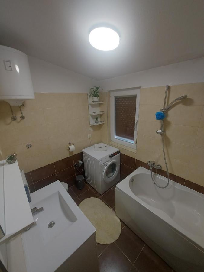 Apartman Mb Podstrana Eksteriør bilde